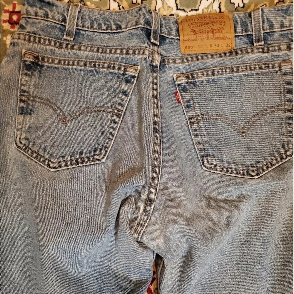 4. 1996 ~ Vintage ~ Levi's 💙 ~ 550 ~ 33 x 32 ~ Made in the 🇺🇸 USA